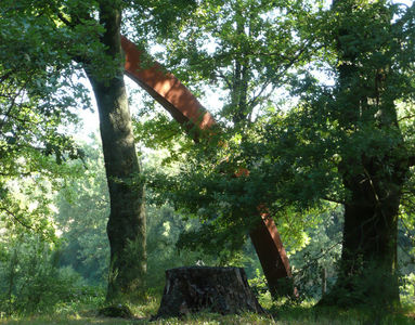 Mauro Staccioli: "Strebebogen", Corten-Stahl, 2008 Matthias Harnisch * Kunst und Natur